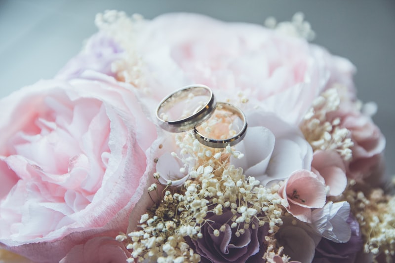Engagement Party Signup Sheet: Toast the Happy Couple